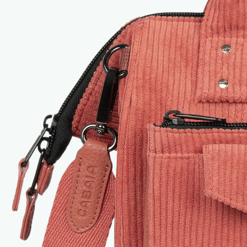 Crossbody Adventurer Newcastle - Cabaïa Europe -  - Cabaïa Europe